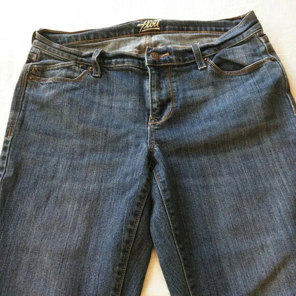 Old Navy Jeans Size 6 Flirt Classic Skinny Medium Blue Denim Wash Womens - Picture 2 of 3